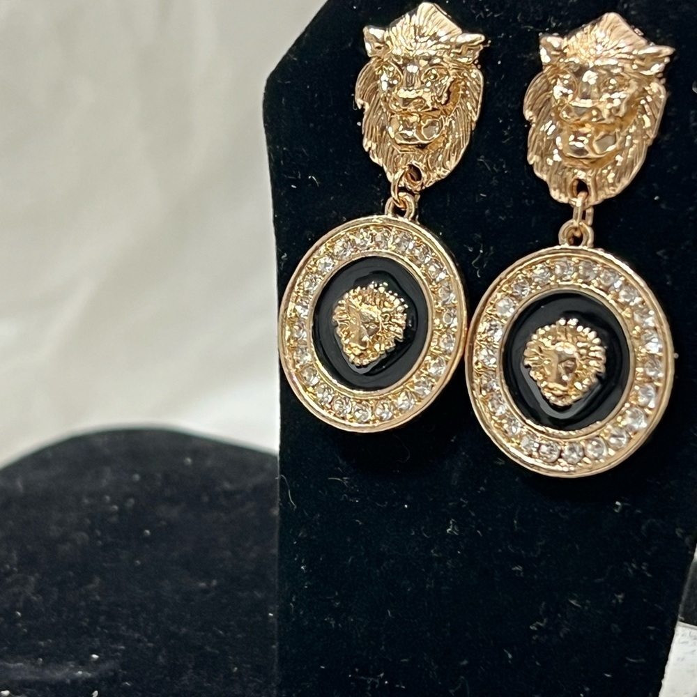 Fashion Jewelry Ladys Earrings Lion Heads Straight Up High Fashion☑️ - Picture 3 of 8